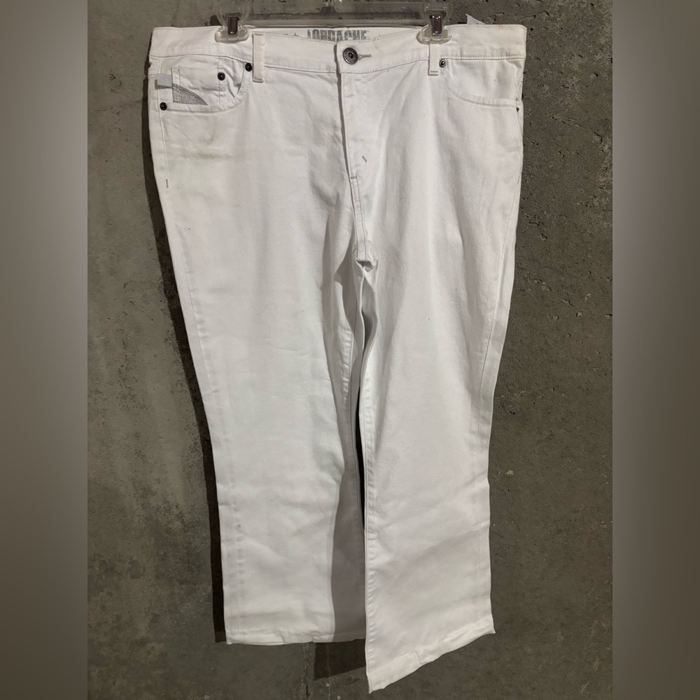 Jordache women’s  Crisp White Straight Jeans